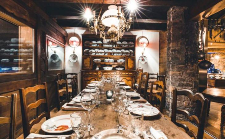 Les Suites Maison Bouvier, Tignes, Dining Table